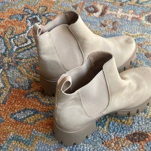 Sz 9 madden girl booties